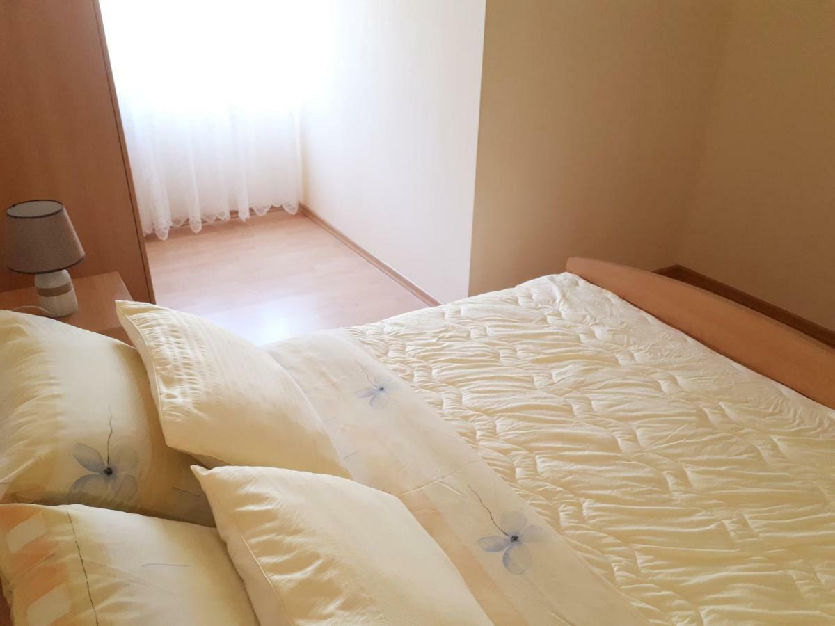 Apartments Dani Bol Luaran gambar